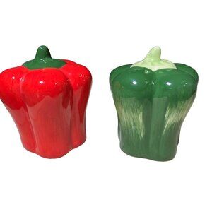 Zest Gardens Sweet Pepper Green Red   Salt and Pepper shaker set